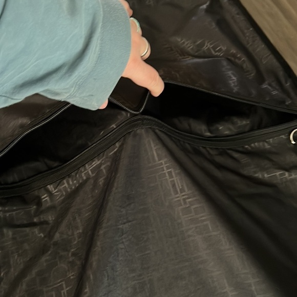 DIANE VON FURSTENBERG GARMENT BAG- LARGE BLACK 24x21” - Picture 14 of 17